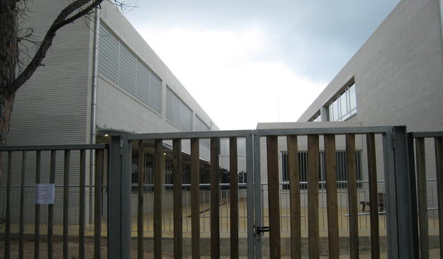 Puerta de acceso al nuevo CEIP Gavà Mar desde la calle Palafrugell (20 de Septiembre de 2008)